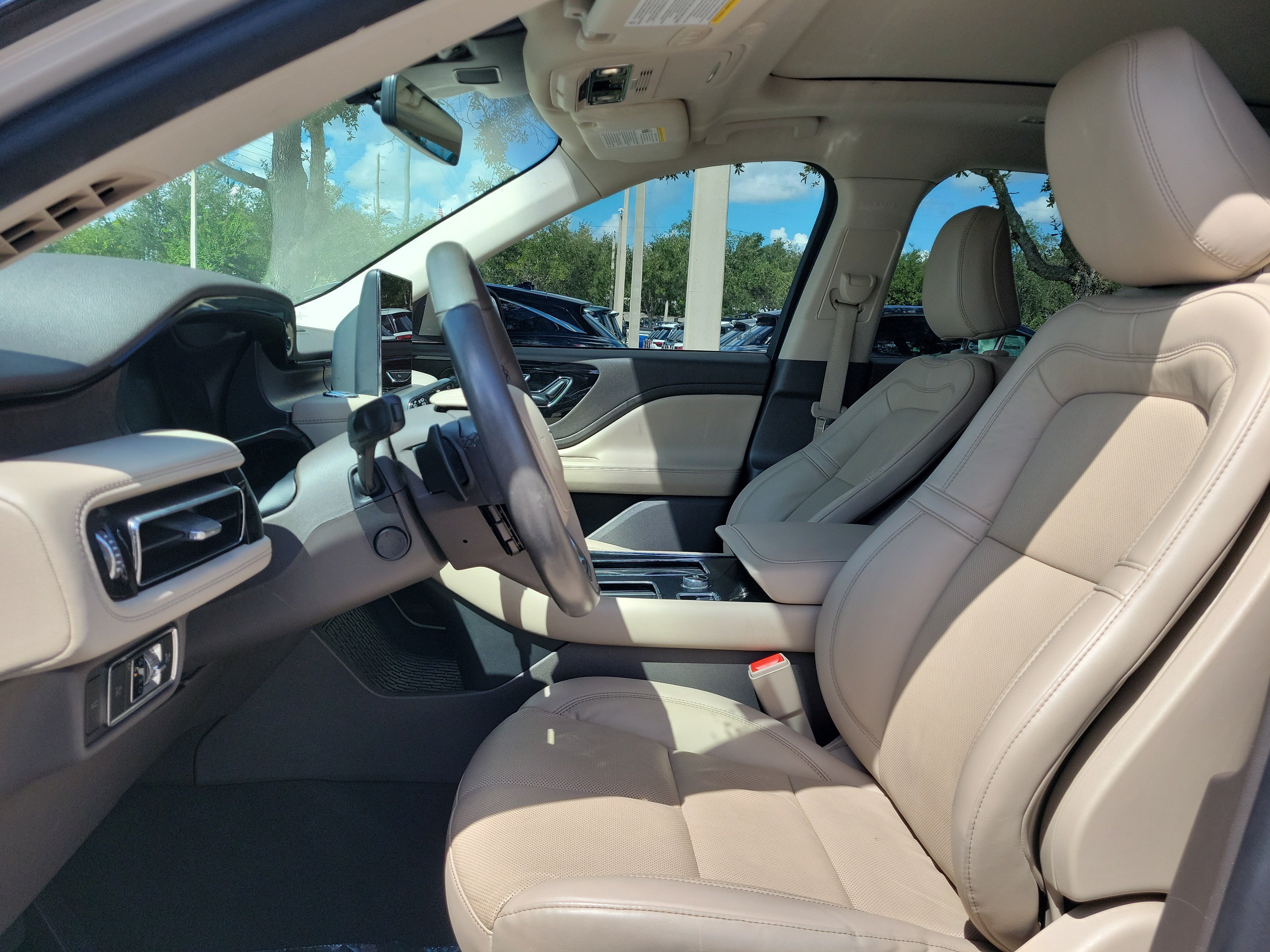 Used 2023 Lincoln Aviator Reserve w/ Elements Package Plus RWD image 13