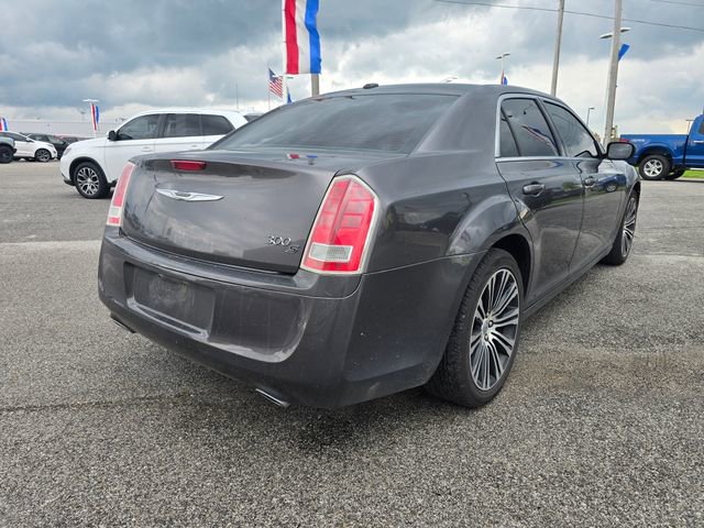 Used 2014 Chrysler 300 S RWD image 3