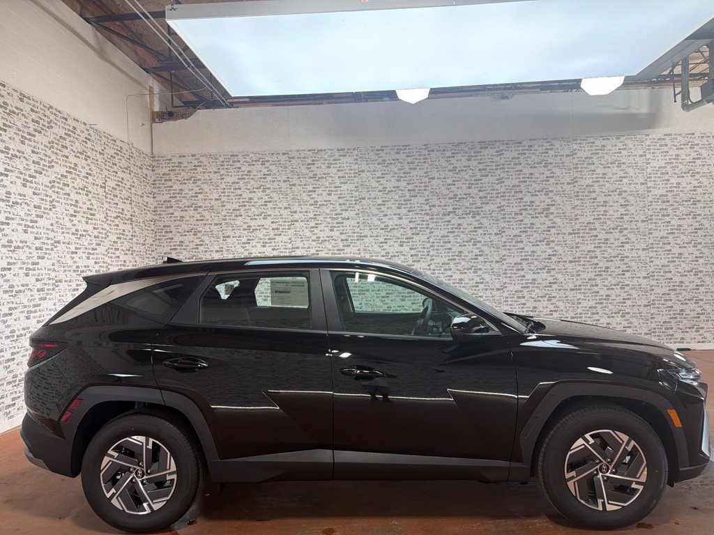 New 2026 Hyundai Tucson Blue SE FWD image 8