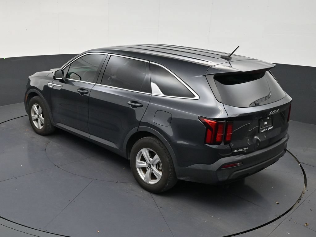 Used 2023 Kia Sorento LX FWD image 14