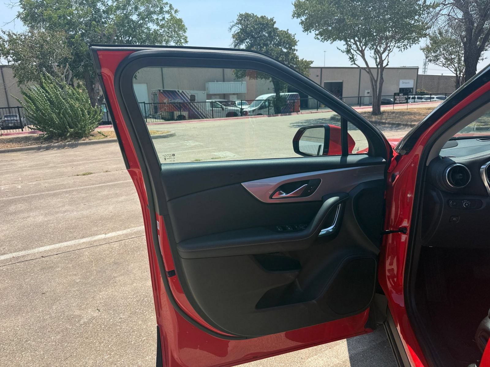 Used 2025 Chevrolet Blazer LT FWD image 18