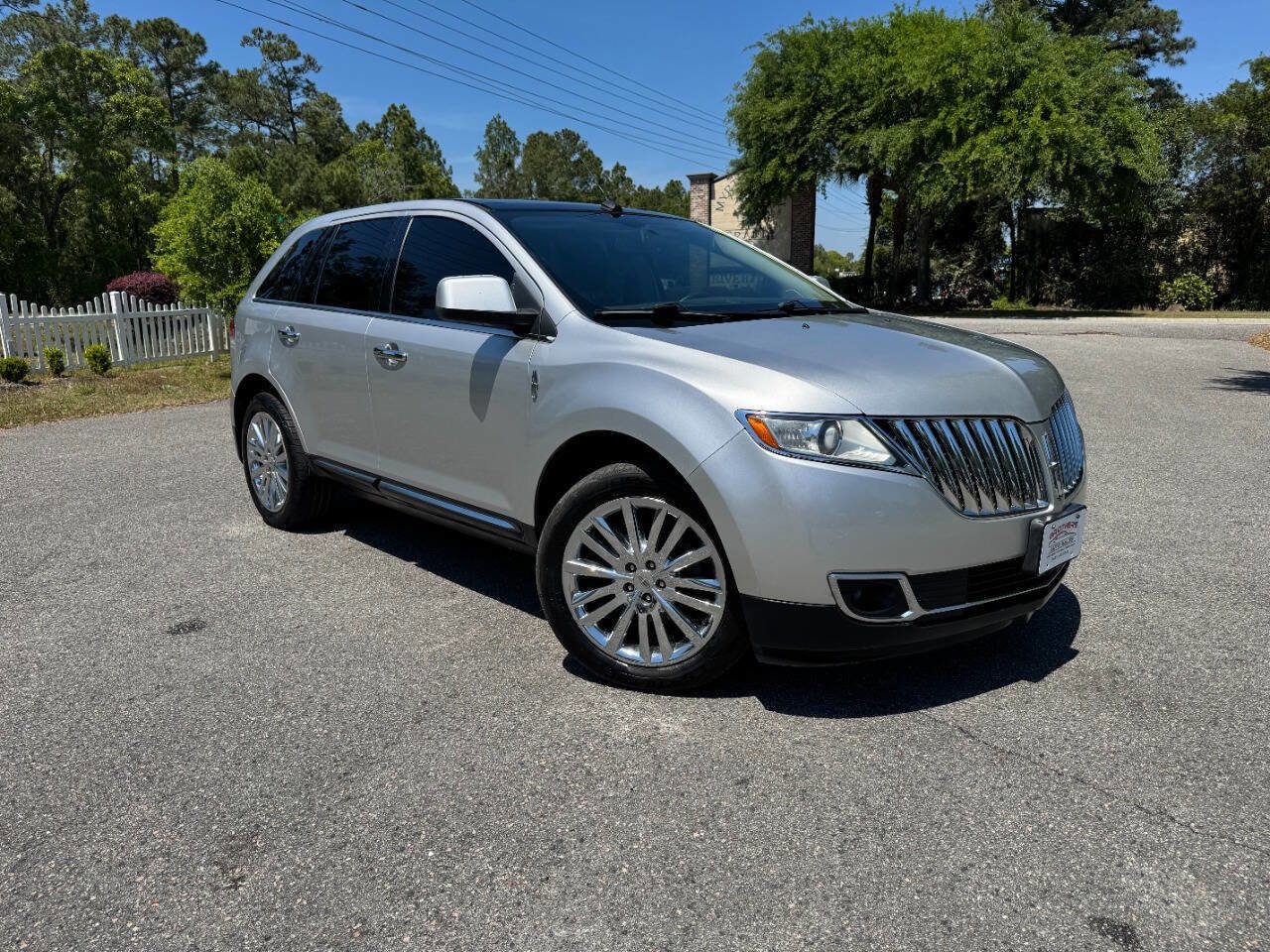 Used 2011 Lincoln MKX AWD w/ 102A Rapid Spec Order Code image 8