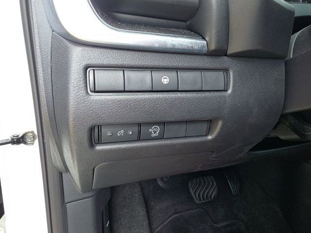 Used 2023 Nissan Rogue SV image 15