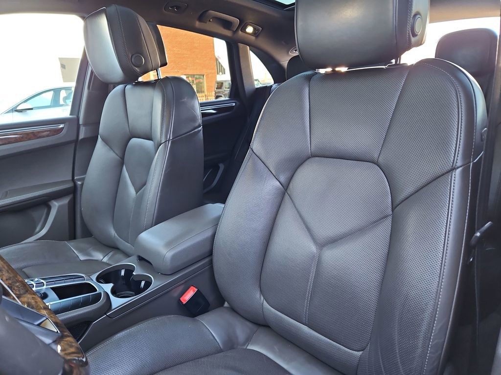 Used 2017 Porsche Macan Base image 23