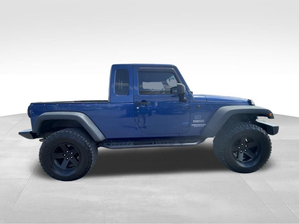 Used 2010 Jeep Wrangler Unlimited Sport image 6