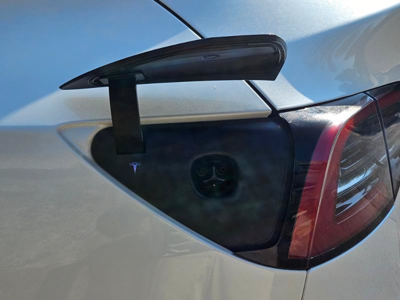 Used 2022 Tesla Model Y Long Range AWD/4WD image 33