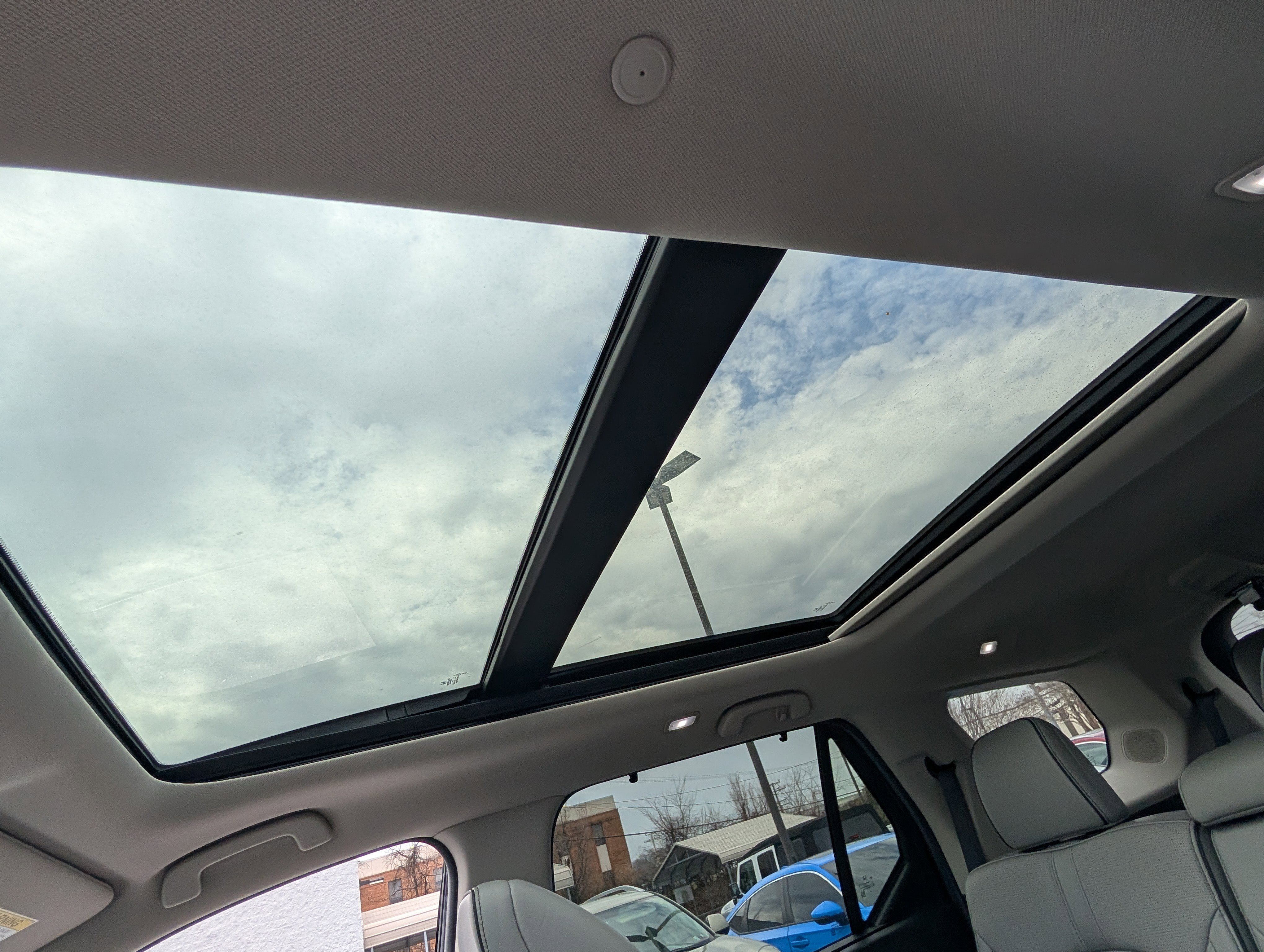 Used 2025 Honda Pilot Elite image 21