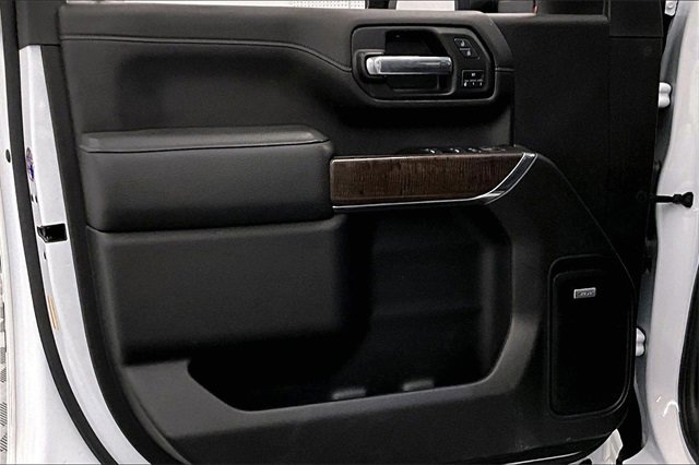 Used 2022 GMC Sierra 3500 Denali w/ Denali Ultimate Package image 18