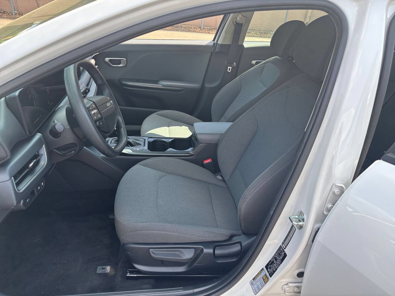 Used 2025 Kia K4 FWD image 31