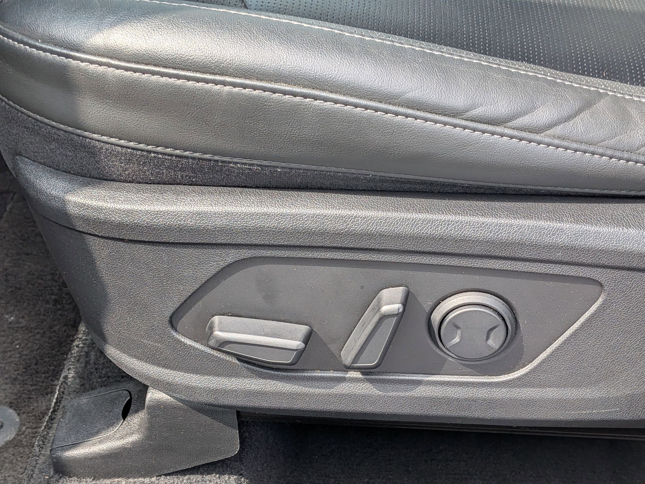 Used 2024 Kia Sorento S image 15