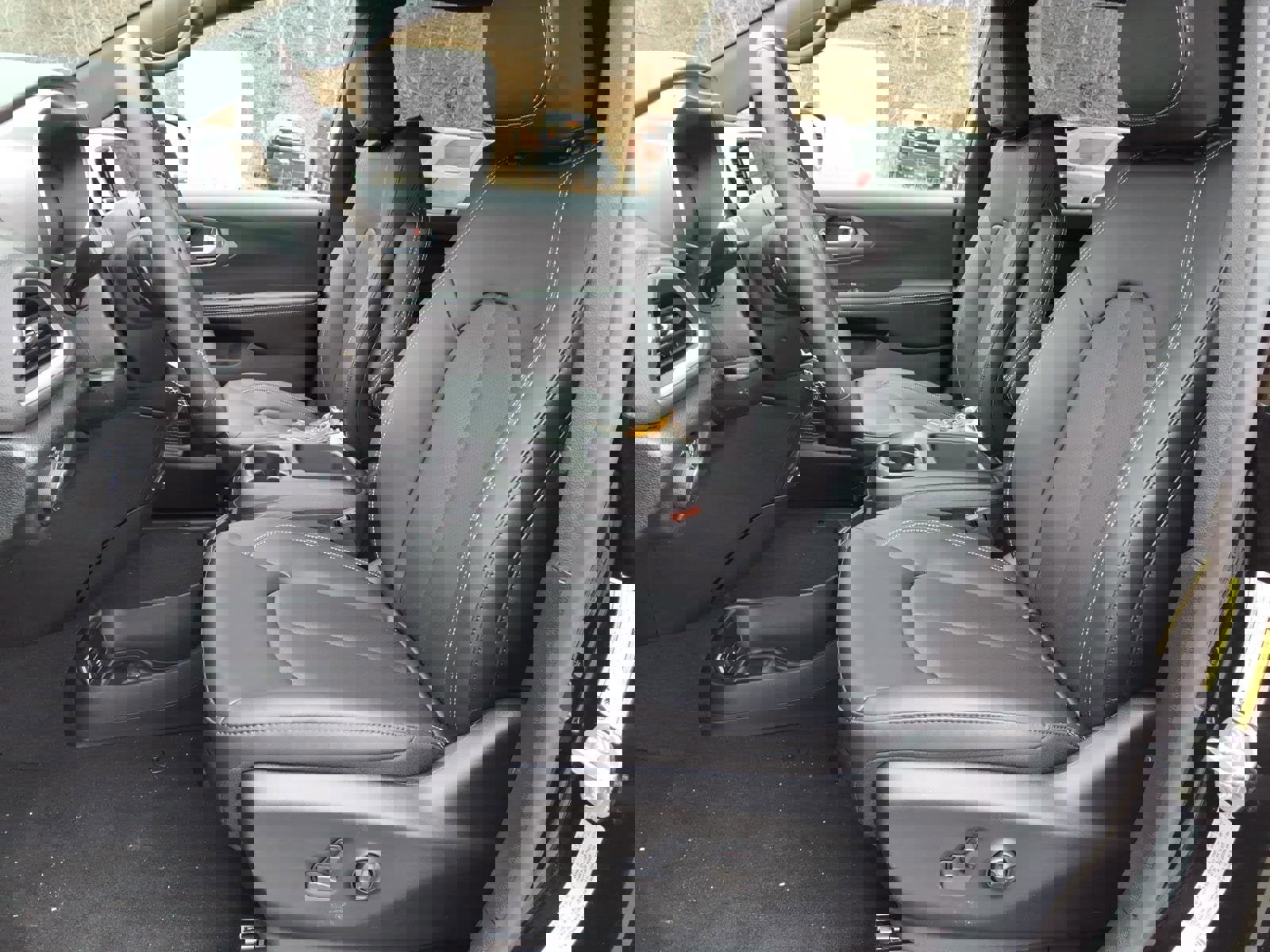 New 2026 Chrysler Voyager LX image 7