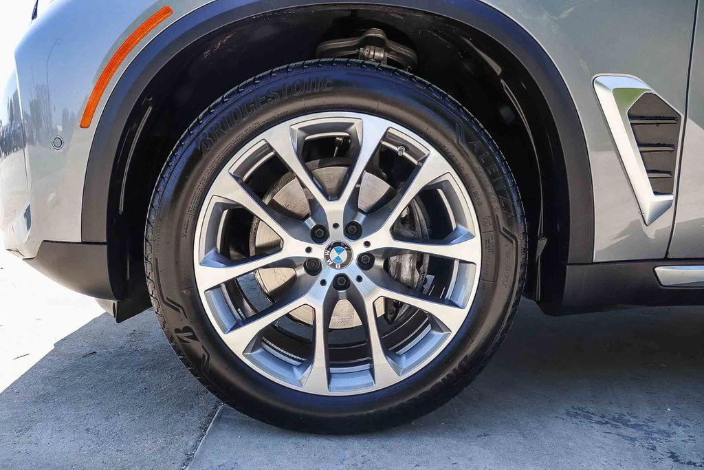 Used 2026 BMW X5 sDrive40i w/ Parking Assistance Package RWD image 13