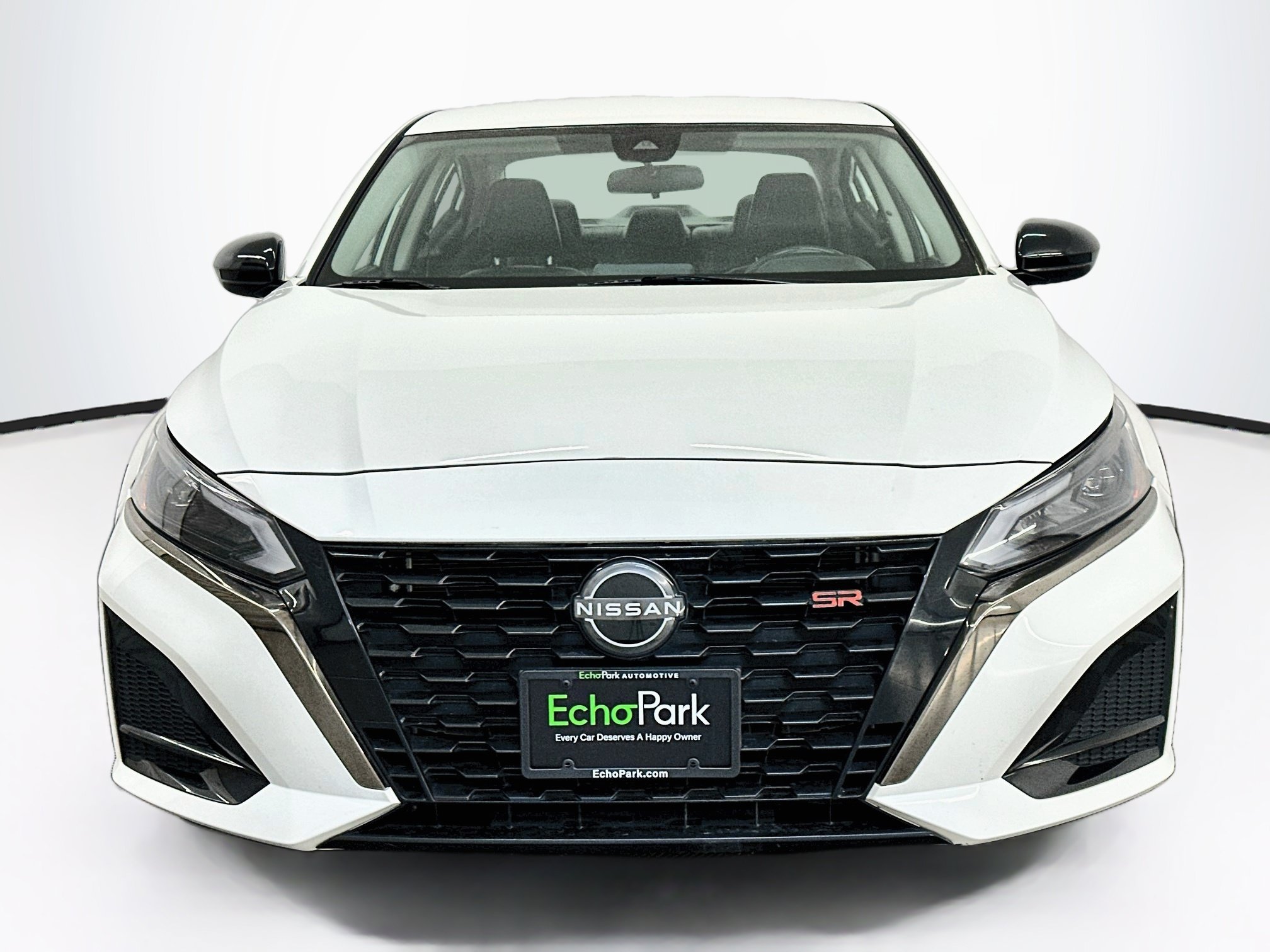 Used 2023 Nissan Altima 2.5 SR FWD image 2