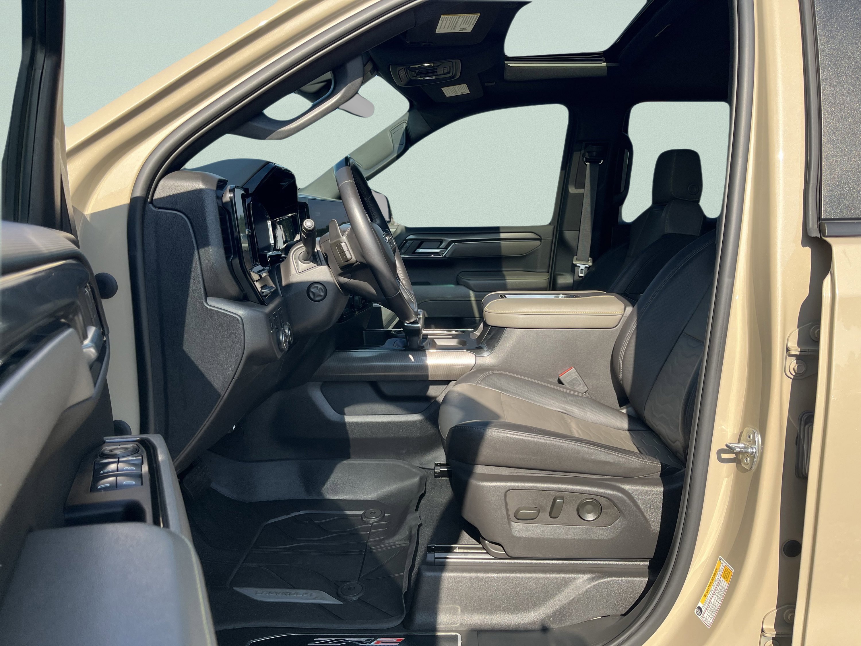 Used 2022 Chevrolet Silverado 1500 ZR2 w/ Technology Package image 15