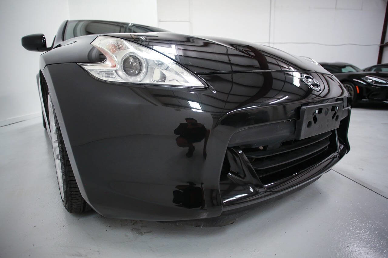 Used 2011 Nissan 370Z Touring w/ Sport Pkg RWD image 10