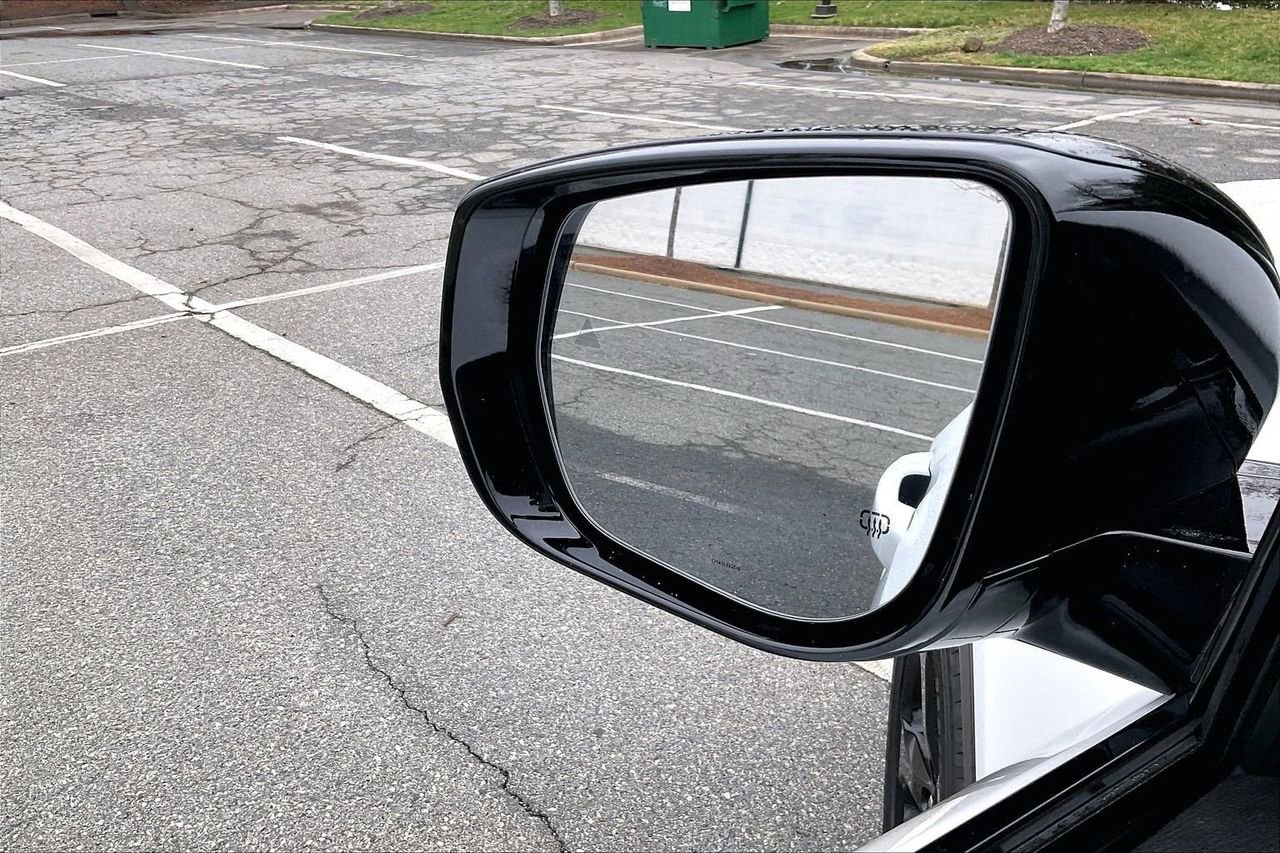 Certified 2025 Jeep Grand Cherokee Limited w/ Black Appearance Package image 30