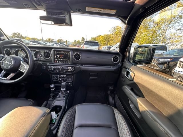 Used 2021 Jeep Wrangler Unlimited Sahara AWD/4WD image 30