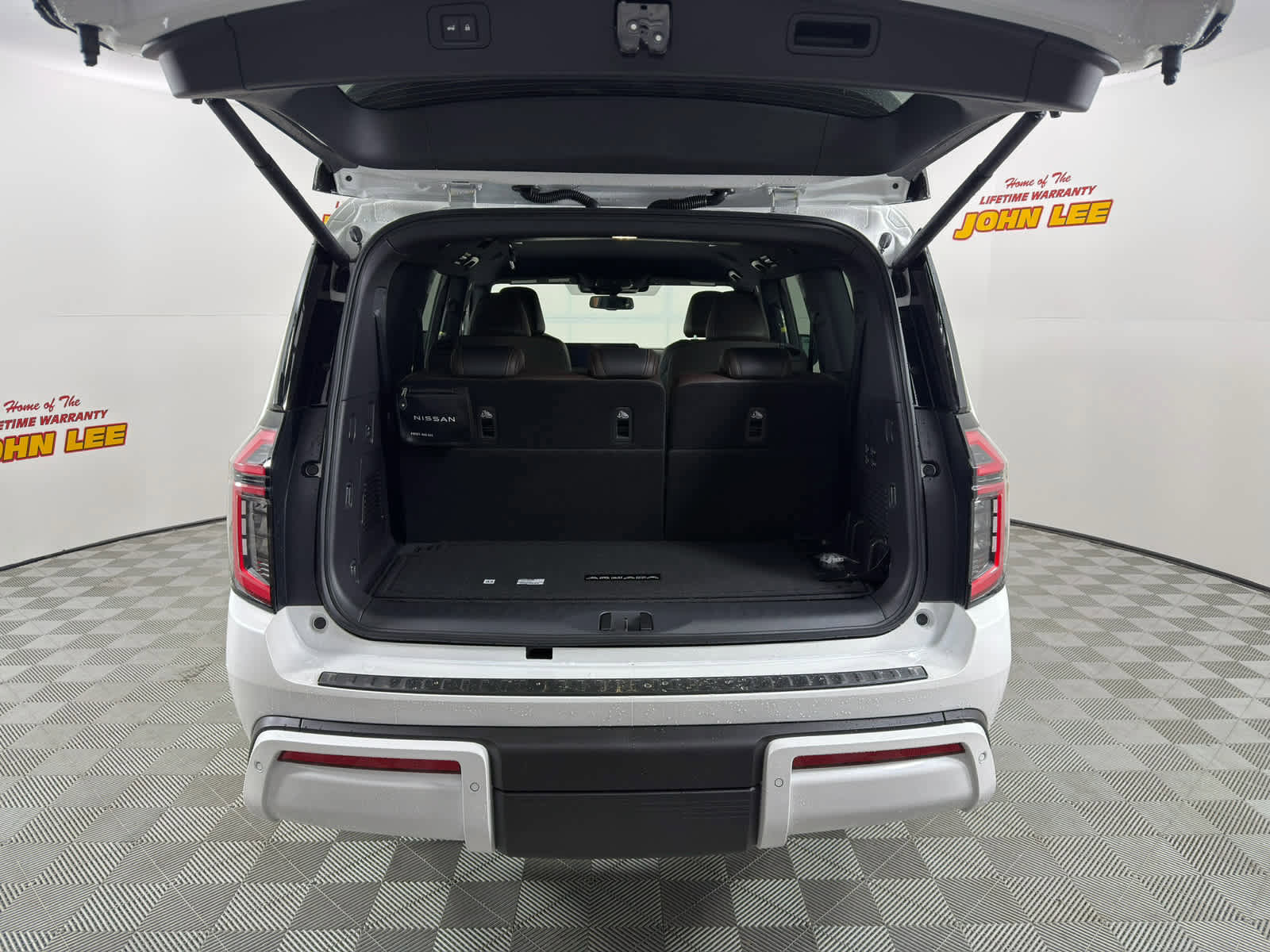 New 2026 Nissan Armada SL w/ Captain's Chari Seat Package image 5