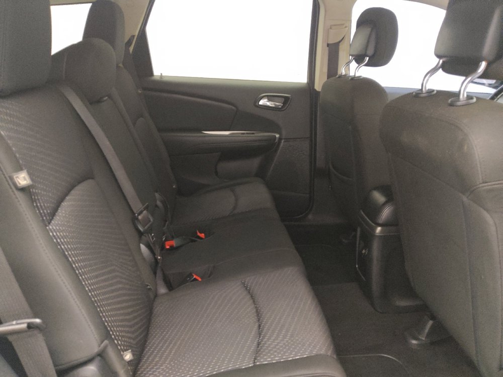 Used 2019 Dodge Journey SE w/ Connectivity Group FWD image 19
