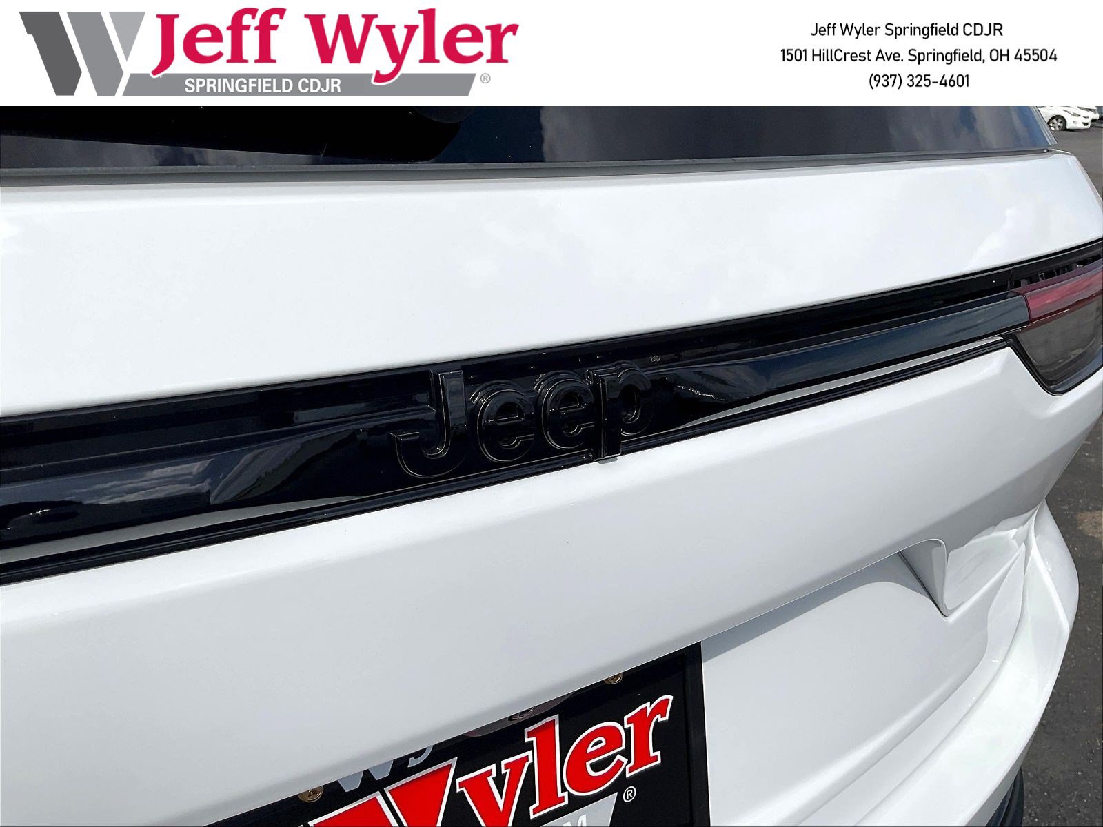 New 2025 Jeep Grand Cherokee 4WD image 15