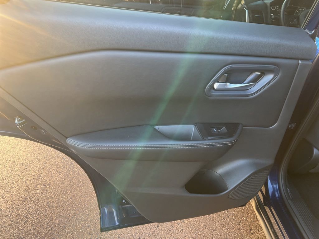 Certified 2024 Nissan Rogue SV image 11