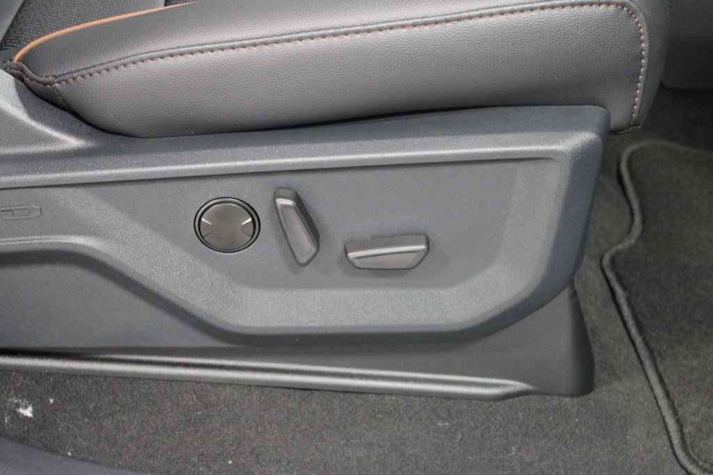 New 2026 Ford F250 Lariat w/ Chrome Package image 28