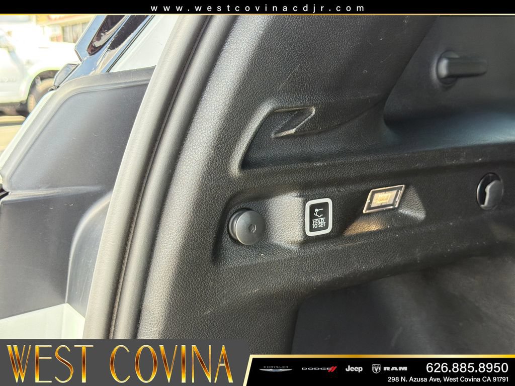 Used 2023 Jeep Grand Cherokee L Laredo AWD/4WD image 24