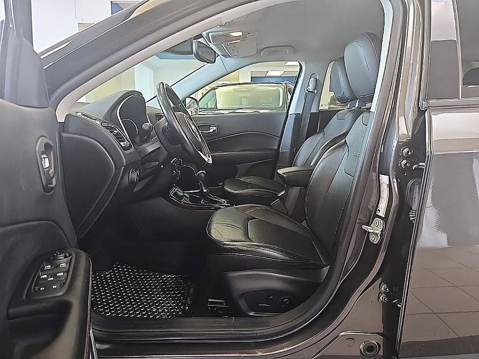 Used 2021 Jeep Compass Limited image 12