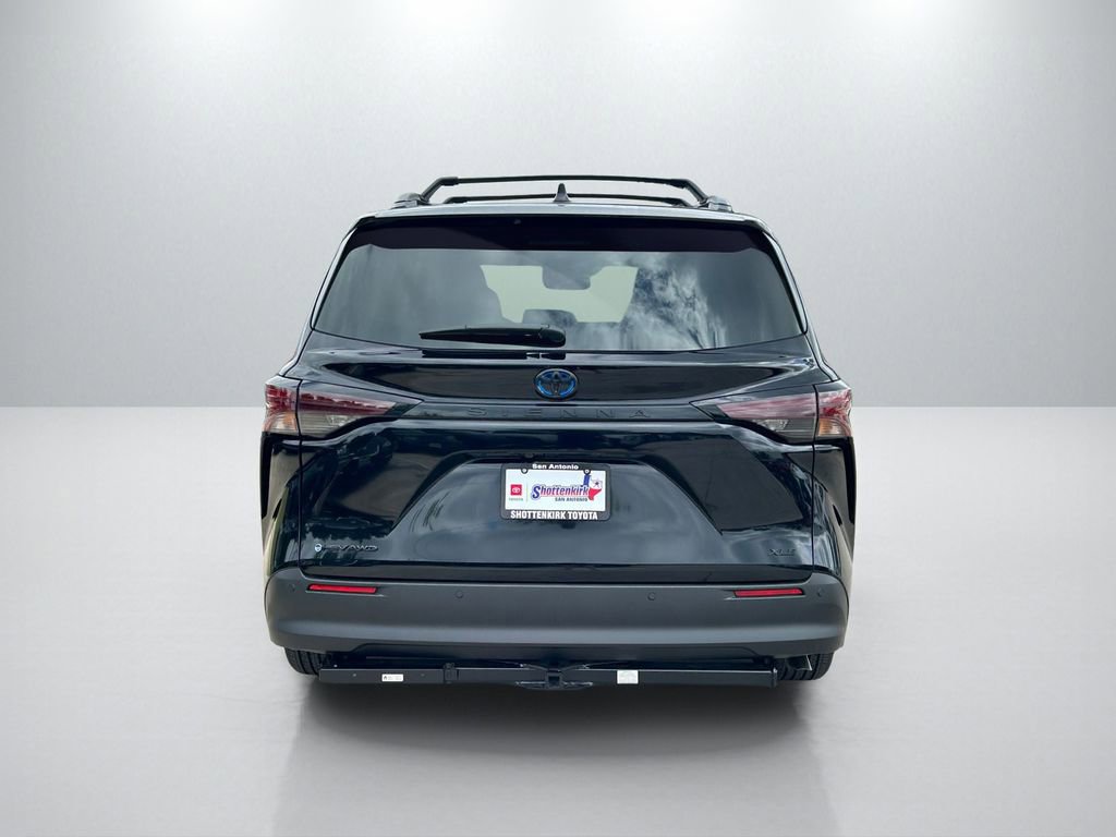 Certified 2025 Toyota Sienna XLE Woodland Edition AWD/4WD image 6