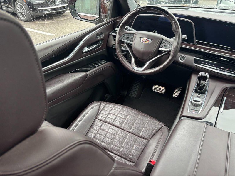 Used 2023 Cadillac Escalade Premium Luxury Platinum AWD/4WD image 12