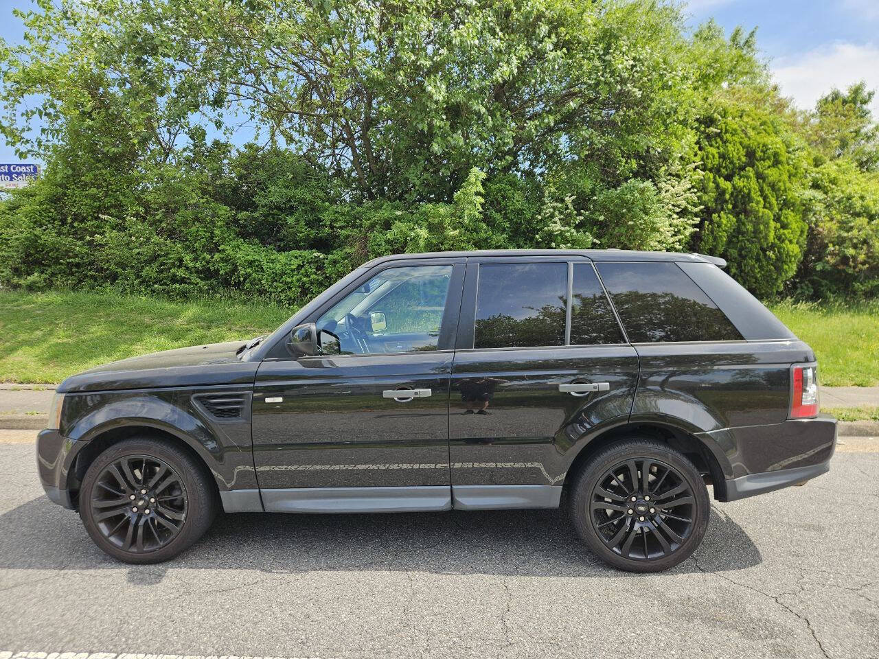 Used 2011 Land Rover Range Rover Sport HSE LUX AWD/4WD image 2
