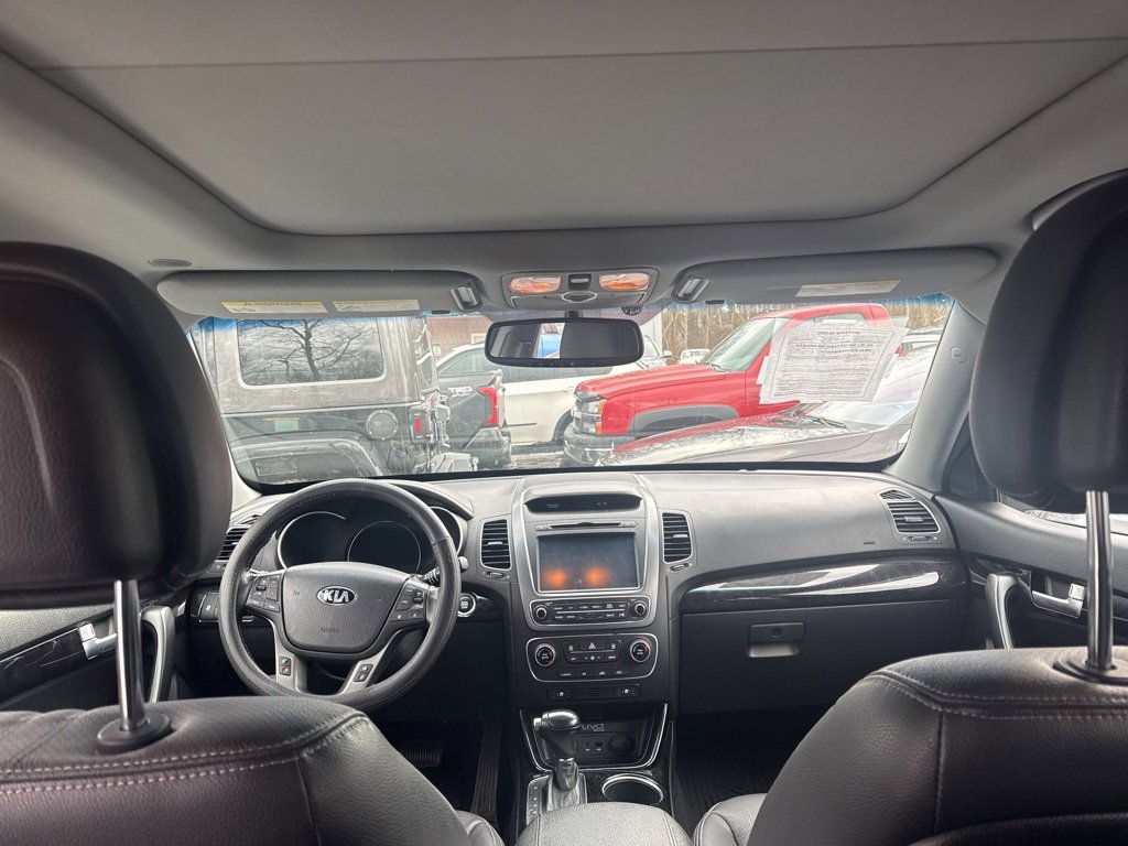 Used 2014 Kia Sorento SX image 25