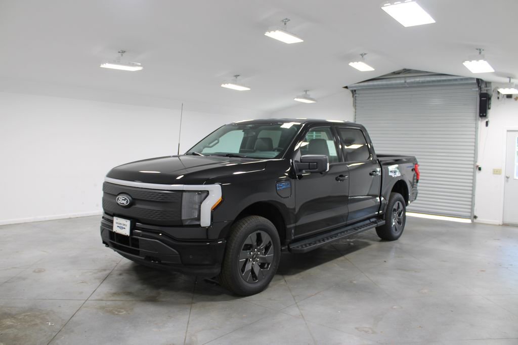 New 2025 Ford F150 Lightning Flash image 3