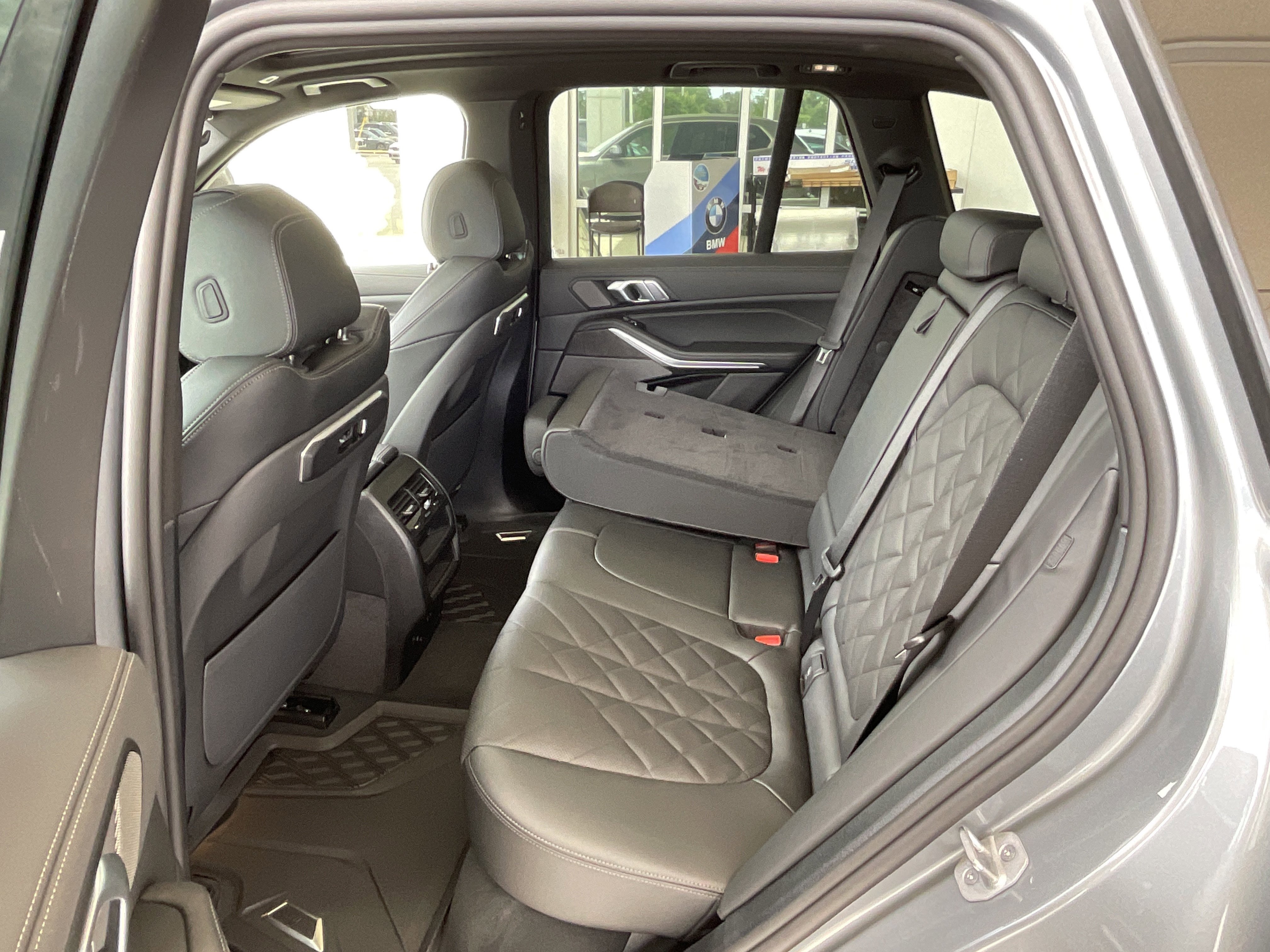 New 2026 BMW X5 xDrive50e w/ Premium Package AWD/4WD image 29