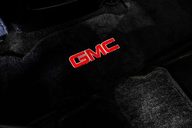 Used 2018 GMC Yukon Denali image 32