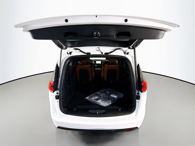New 2026 Chrysler Pacifica Pinnacle image 26