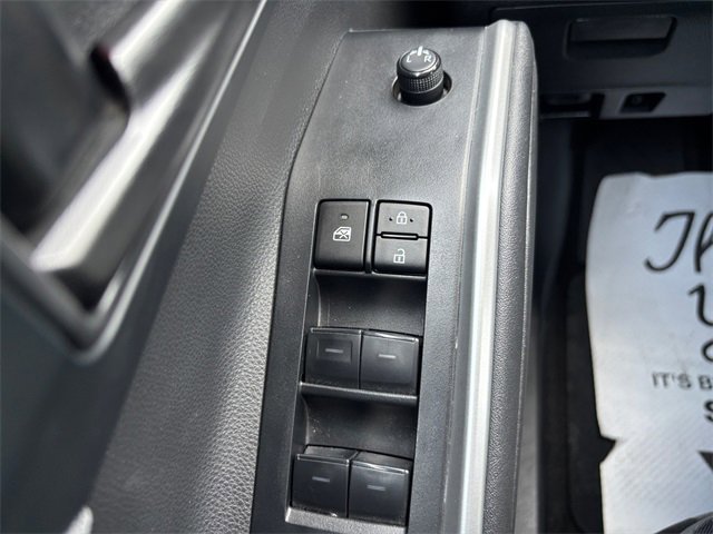 Used 2023 Toyota Highlander LE image 17