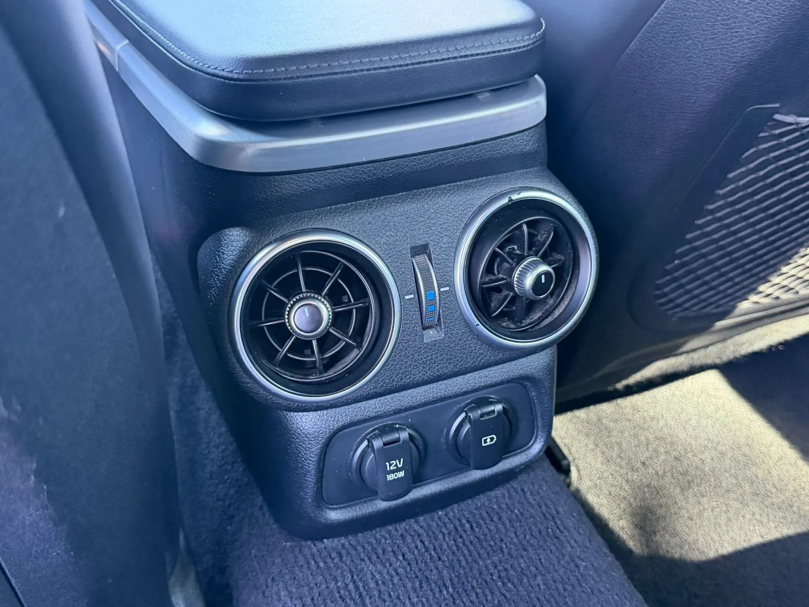 Used 2018 Kia Stinger GT2 RWD image 25