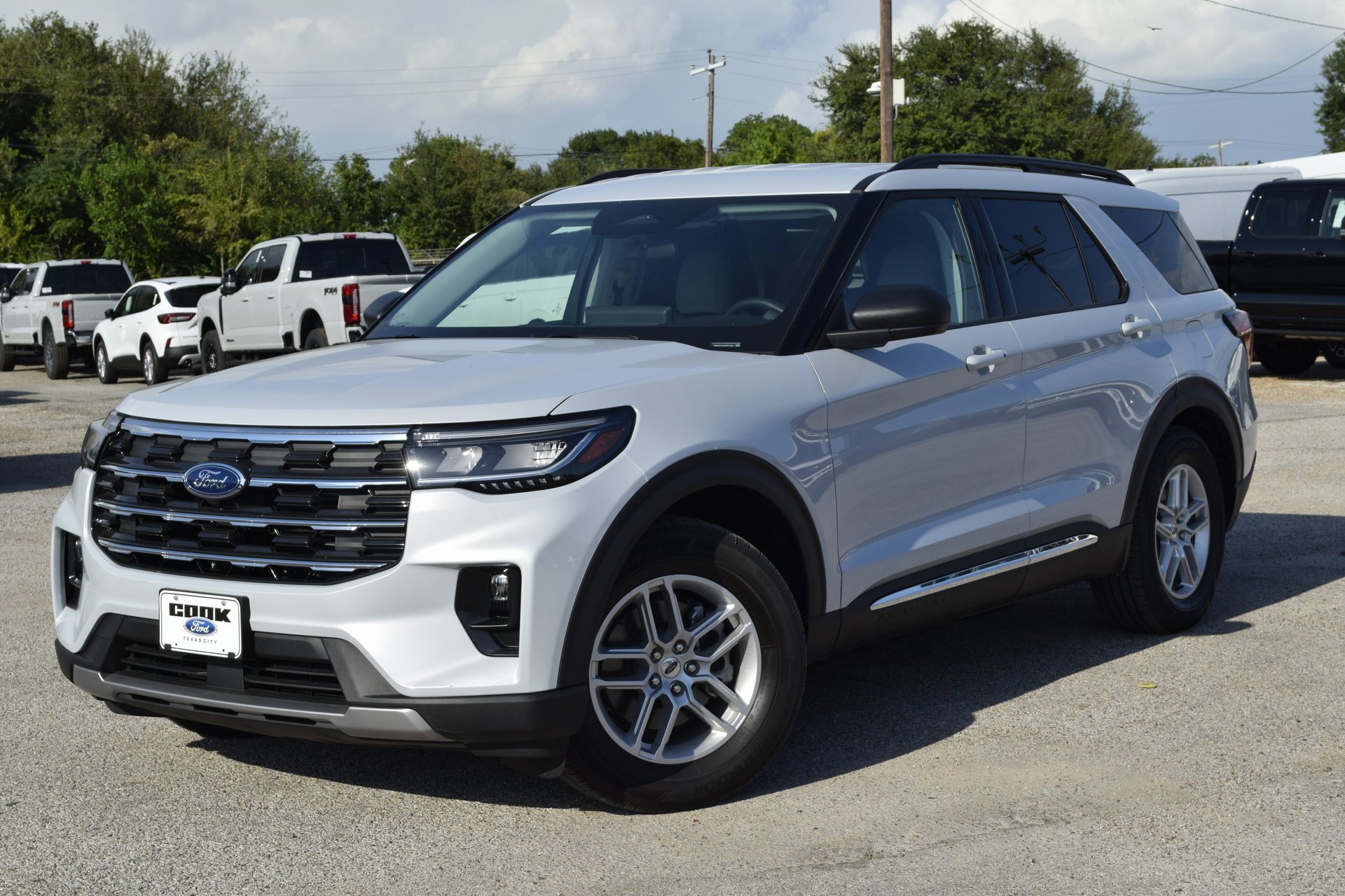 New 2025 Ford Explorer Active w/ Active Comfort Package