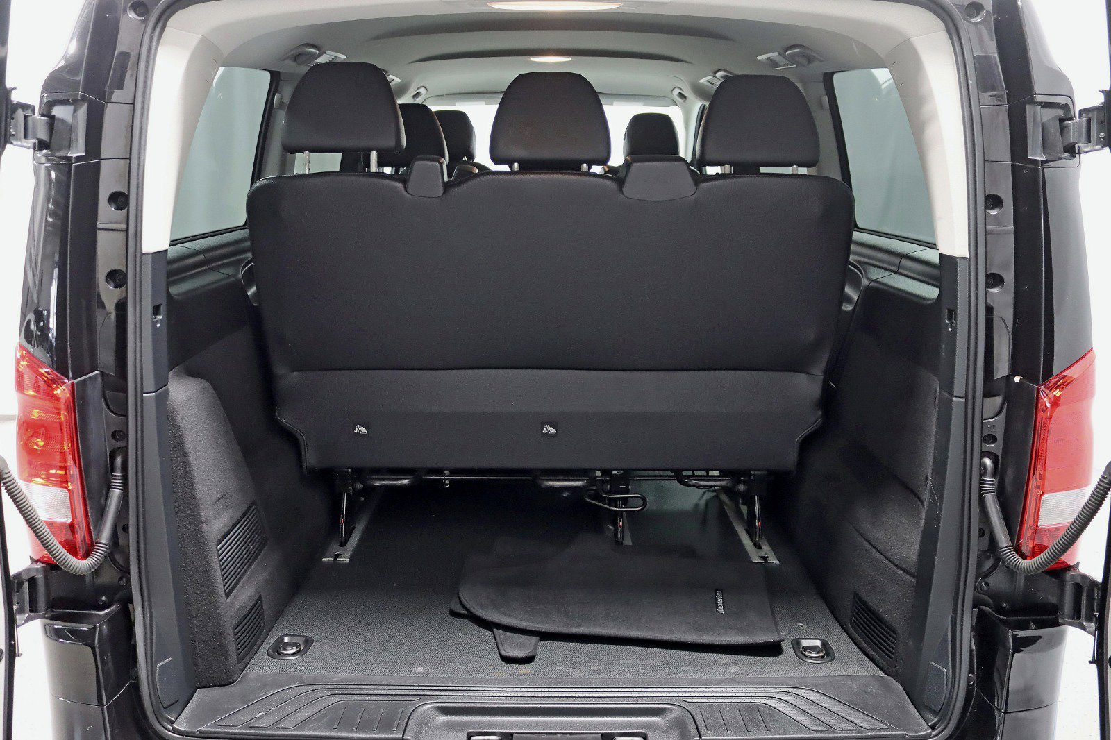 Used 2020 Mercedes-Benz Metris Passenger w/ Premium Safety Package image 30