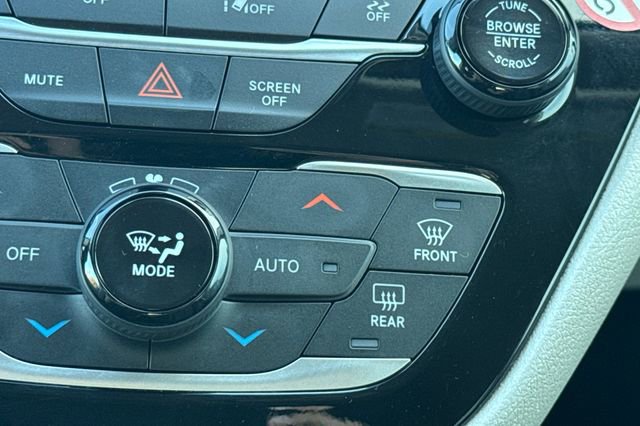 Used 2023 Chrysler Pacifica Touring-L image 30