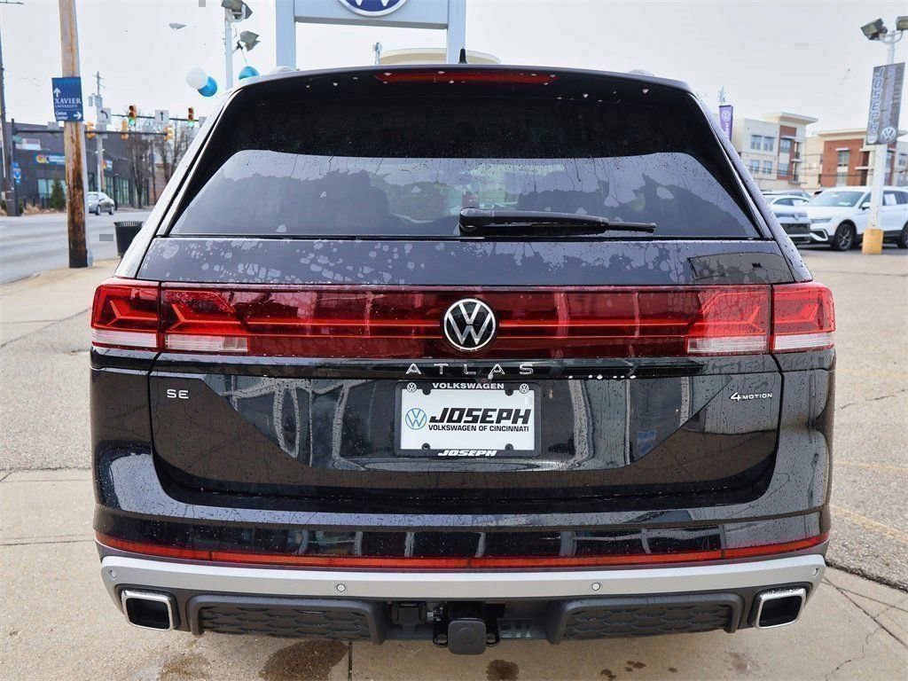 New 2026 Volkswagen Atlas Peak Edition image 4