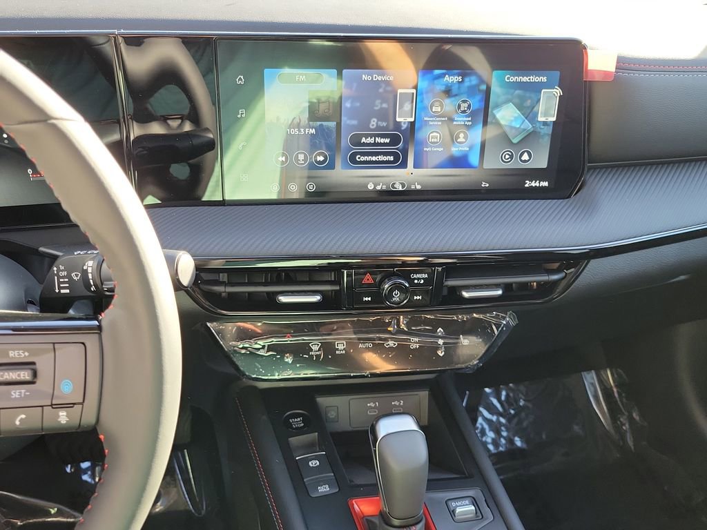 New 2026 Nissan Kicks SR w/ SR Premium Package FWD image 9