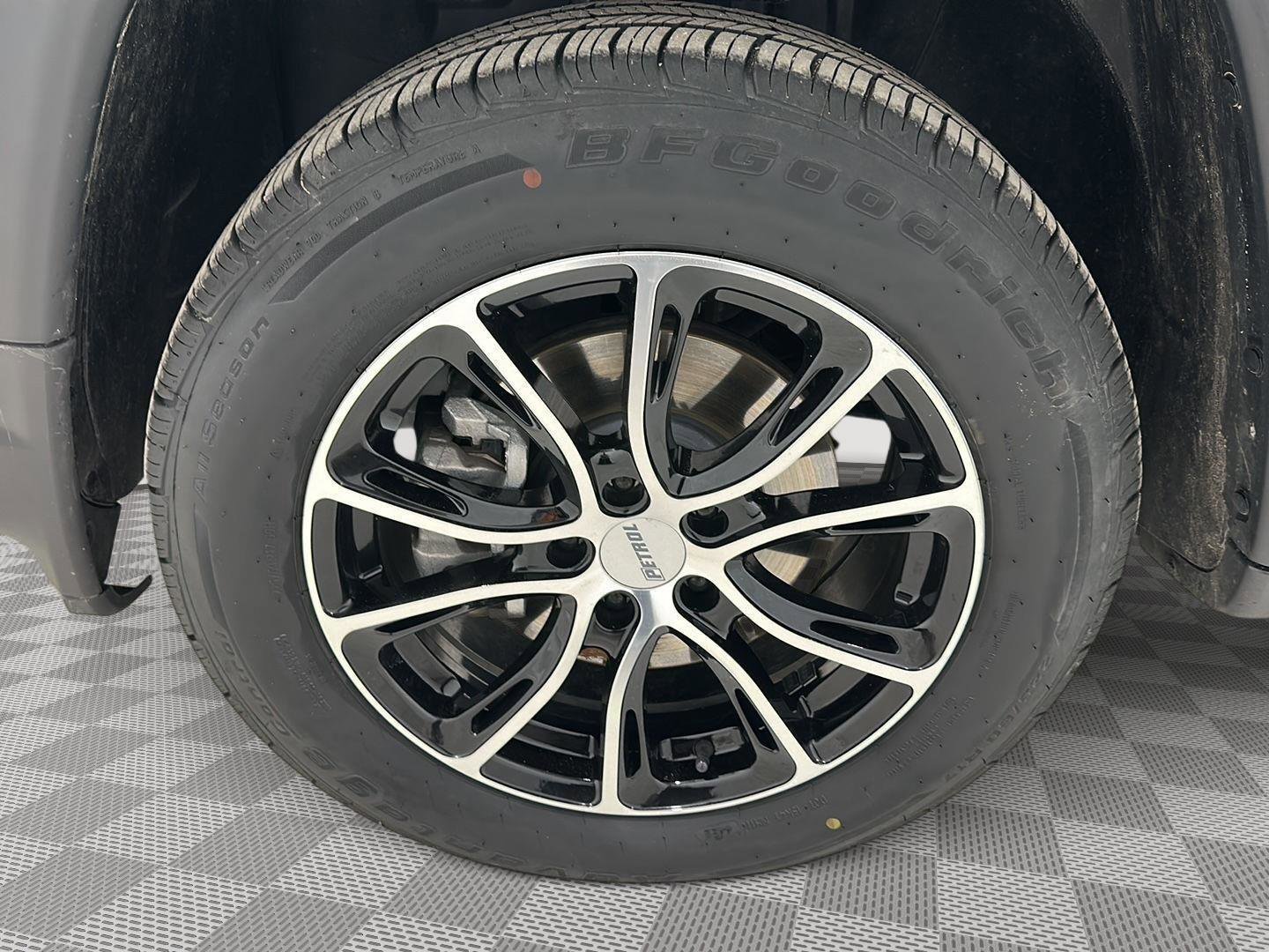 Used 2019 Jeep Compass Latitude w/ Popular Equipment Group image 30