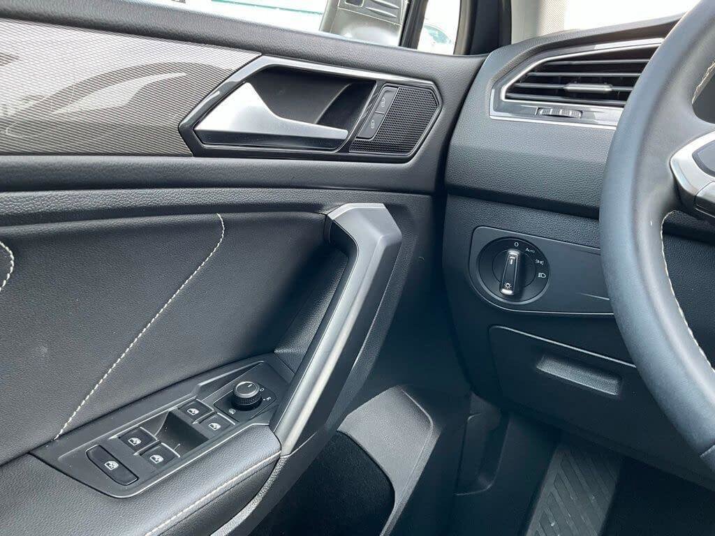 Certified 2023 Volkswagen Tiguan SE AWD/4WD image 24