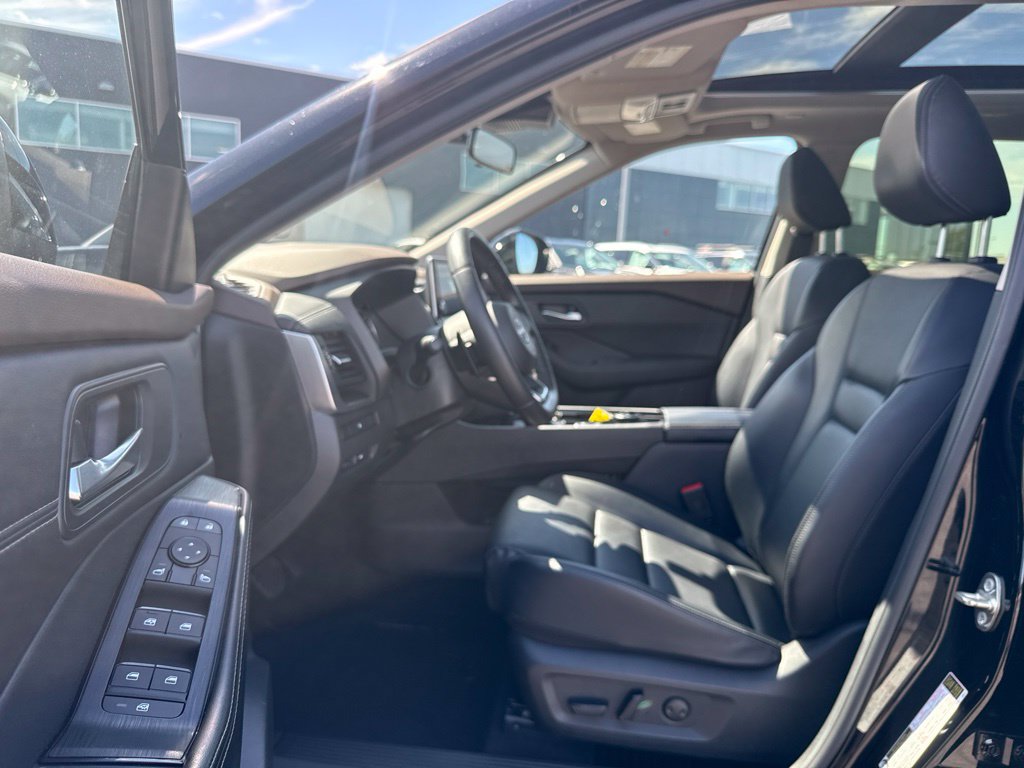 Certified 2023 Nissan Rogue SV w/ SV Premium B Package AWD/4WD image 6