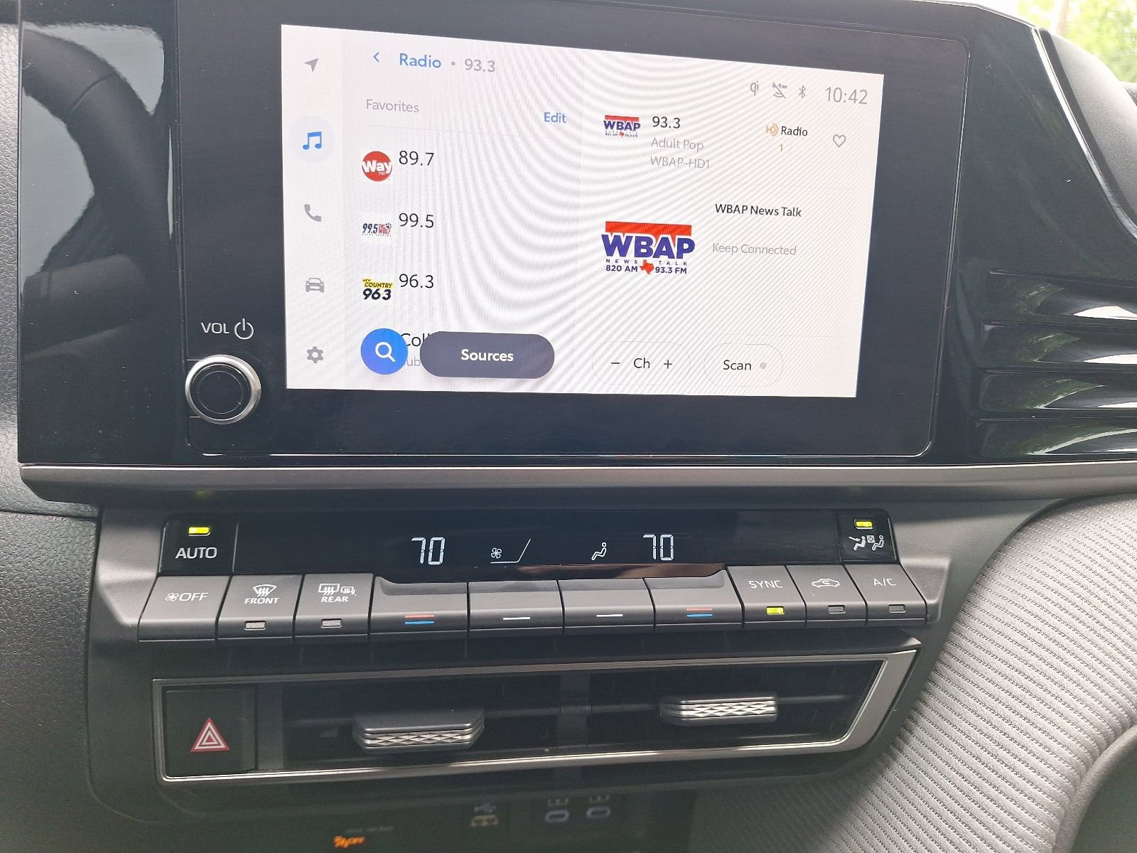 Used 2025 Toyota Camry SE FWD image 27