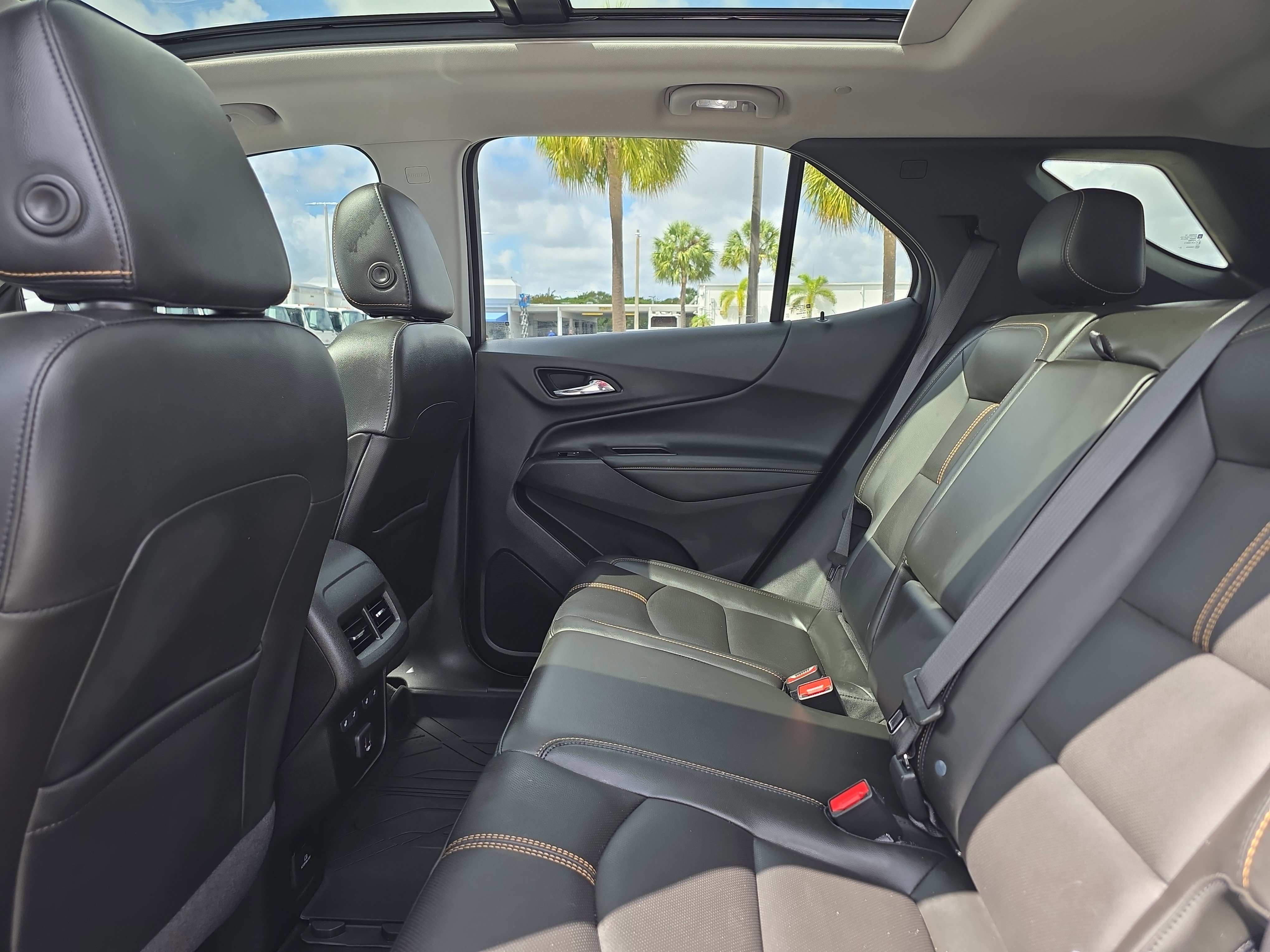 Used 2022 Chevrolet Equinox Premier FWD image 15
