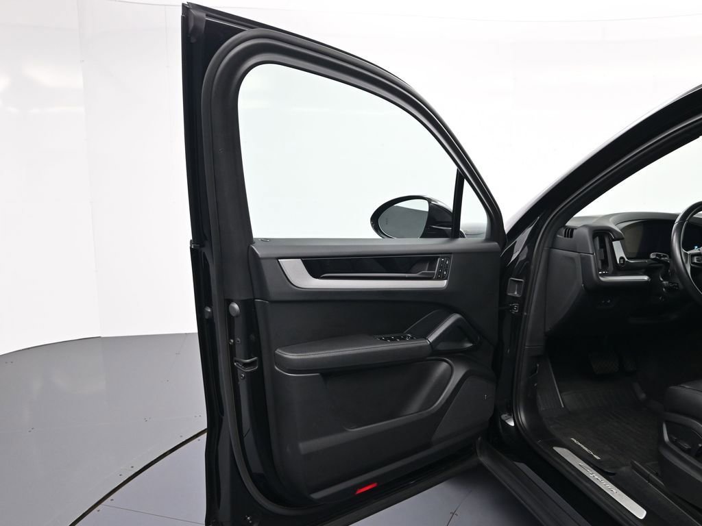 Certified 2024 Porsche Cayenne image 15
