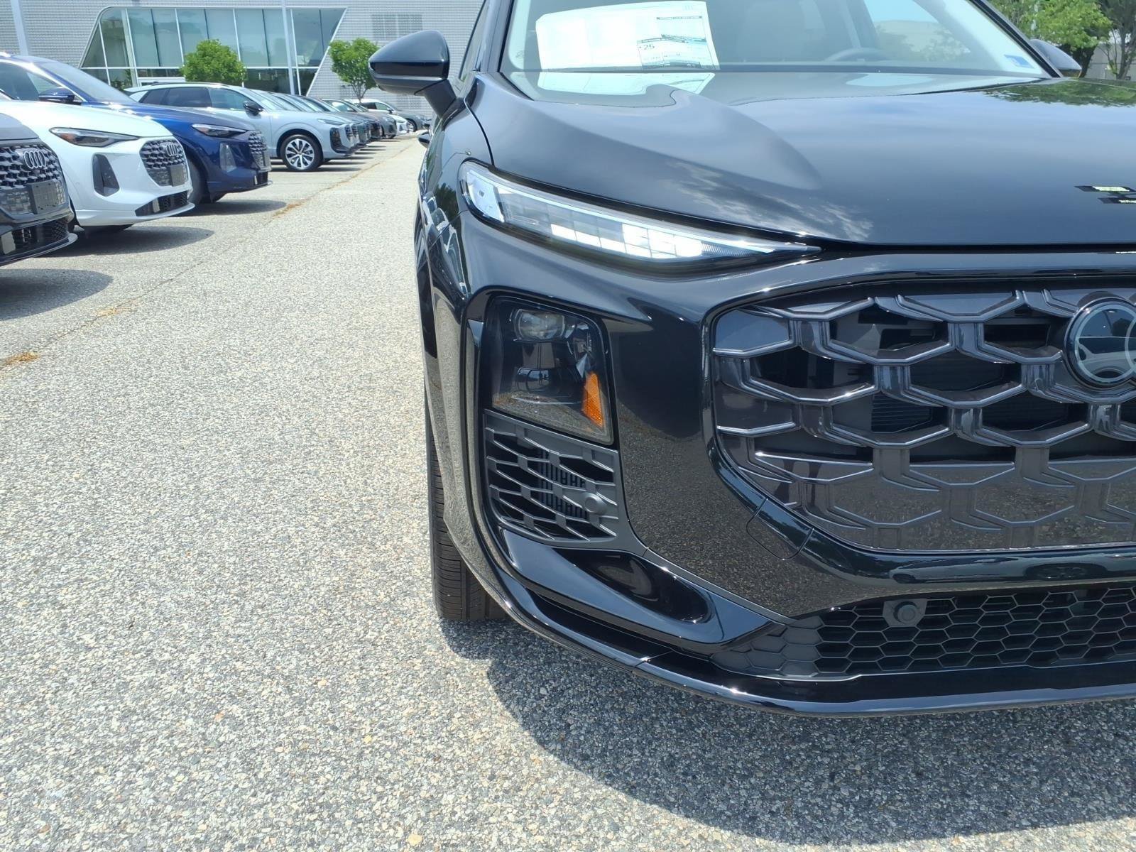 New 2026 Audi Q3 quattro 2.0T AWD/4WD image 3